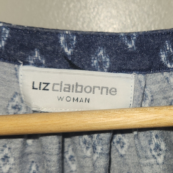 Liz Claiborne Blue and White T-shirt size XXL - Picture 3 of 5